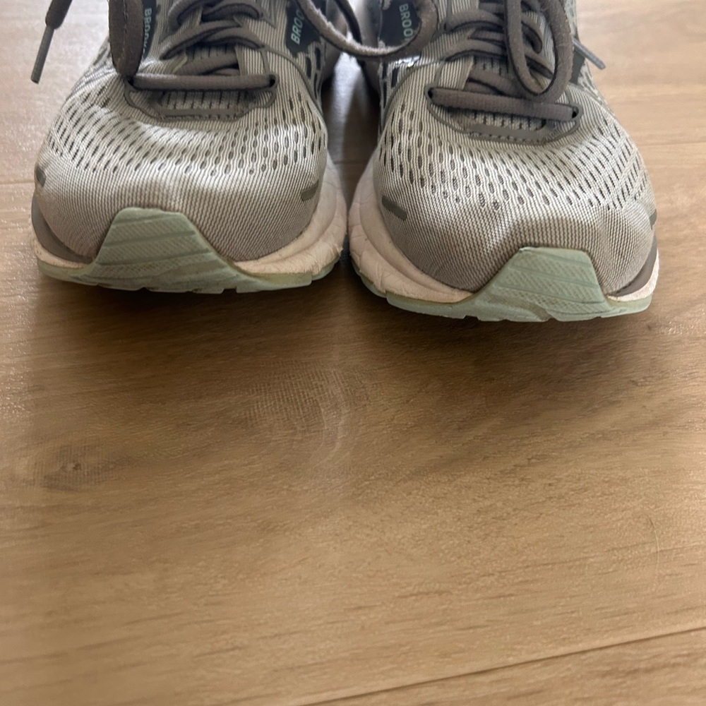 Brooks Gray Running Shoes - Picture 4 of 5